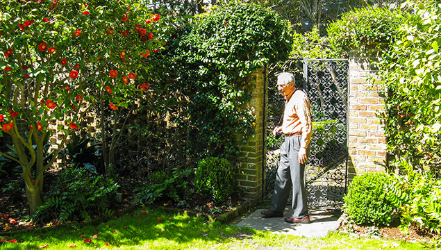 Platt at the Charleston SC board excursion. Photo by Charles A. Birnbaum.