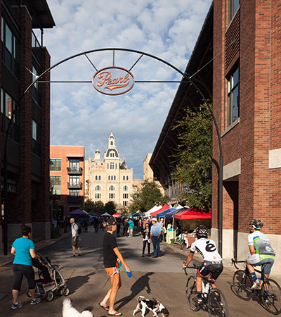 Farmers Market at Pearl. Photo by Scott Martin.