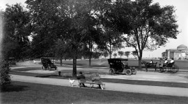 Driving in Jackson Park, Chicago, IL, circa 1900