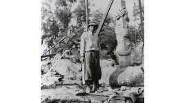 Kinzuchi Fujii supervises the installation of sculpture at the Storrier Stearns mansion, c.1937