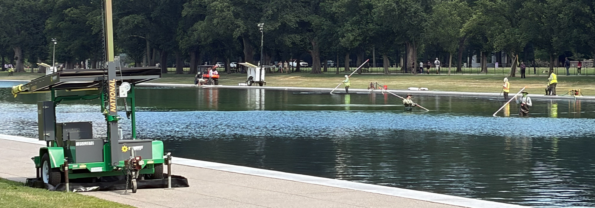 After algae clean-up effort, Reflecting Pool's painted bottom peeling ...