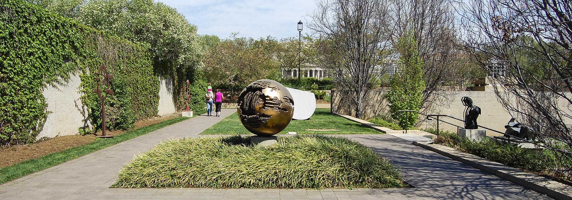 HirshhornSculptureGarden.jpg HirshhornSculptureGarden.jpg