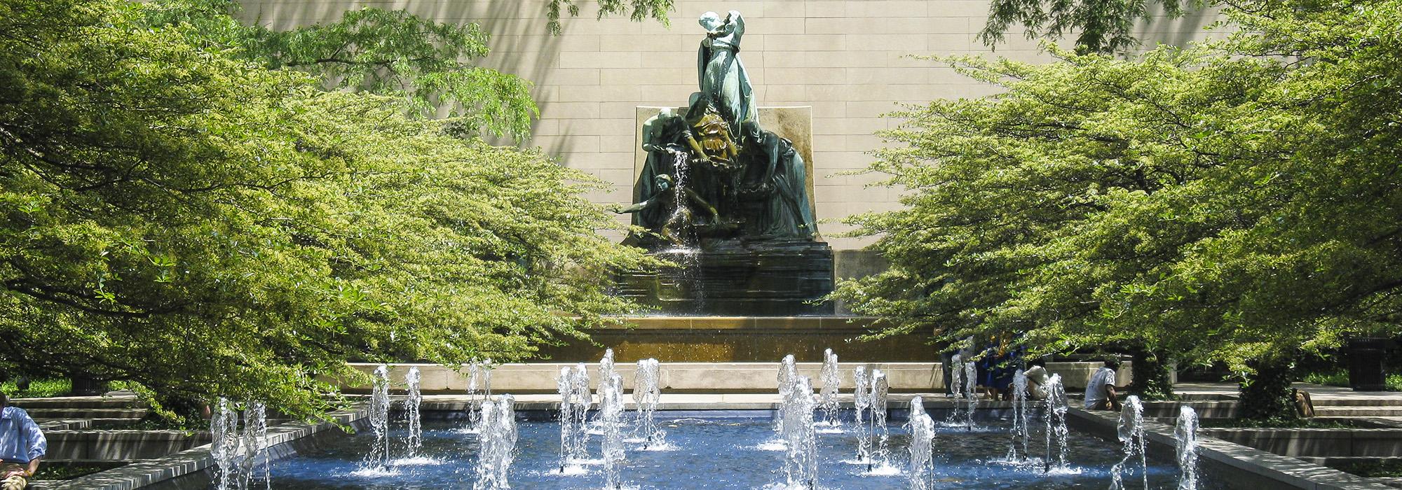 ArtInstituteofChicagoSouthGarden.jpg ArtInstituteofChicagoSouthGarden.jpg