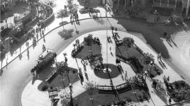 Shellhorn-Ruth_Disneyland town square 1955.jpg