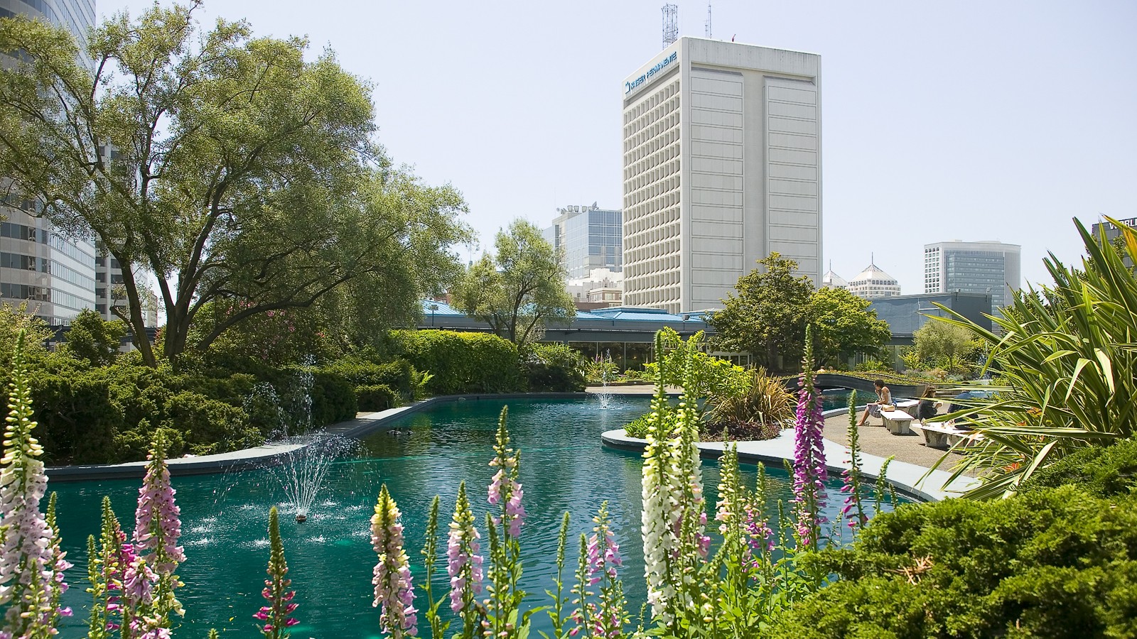 CA_Oakland_KaiserCenterRoofGarden_signature_TomFox_2008_04.jpg Kaiser Center Roof Garden, Oakland, CA