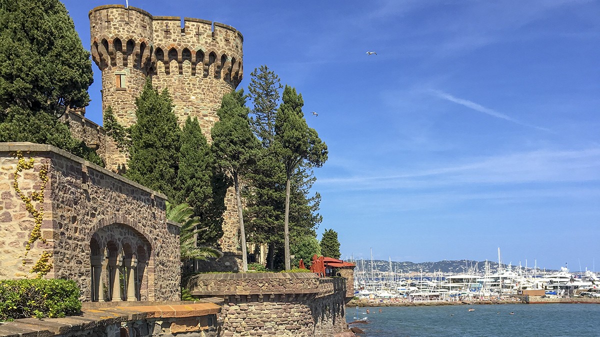France_Mandelieu-LaNapoule_ChâteaudeLaNapoule_byEricGroft_2018_001_sig_002.jpg Châteaude La Napoule, Mandelieu-LaNapoule, FR