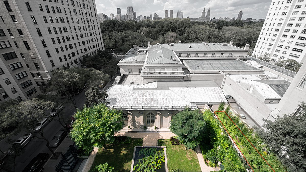 The color area is the Frick Collection Garden and the red outline indicates the planter box