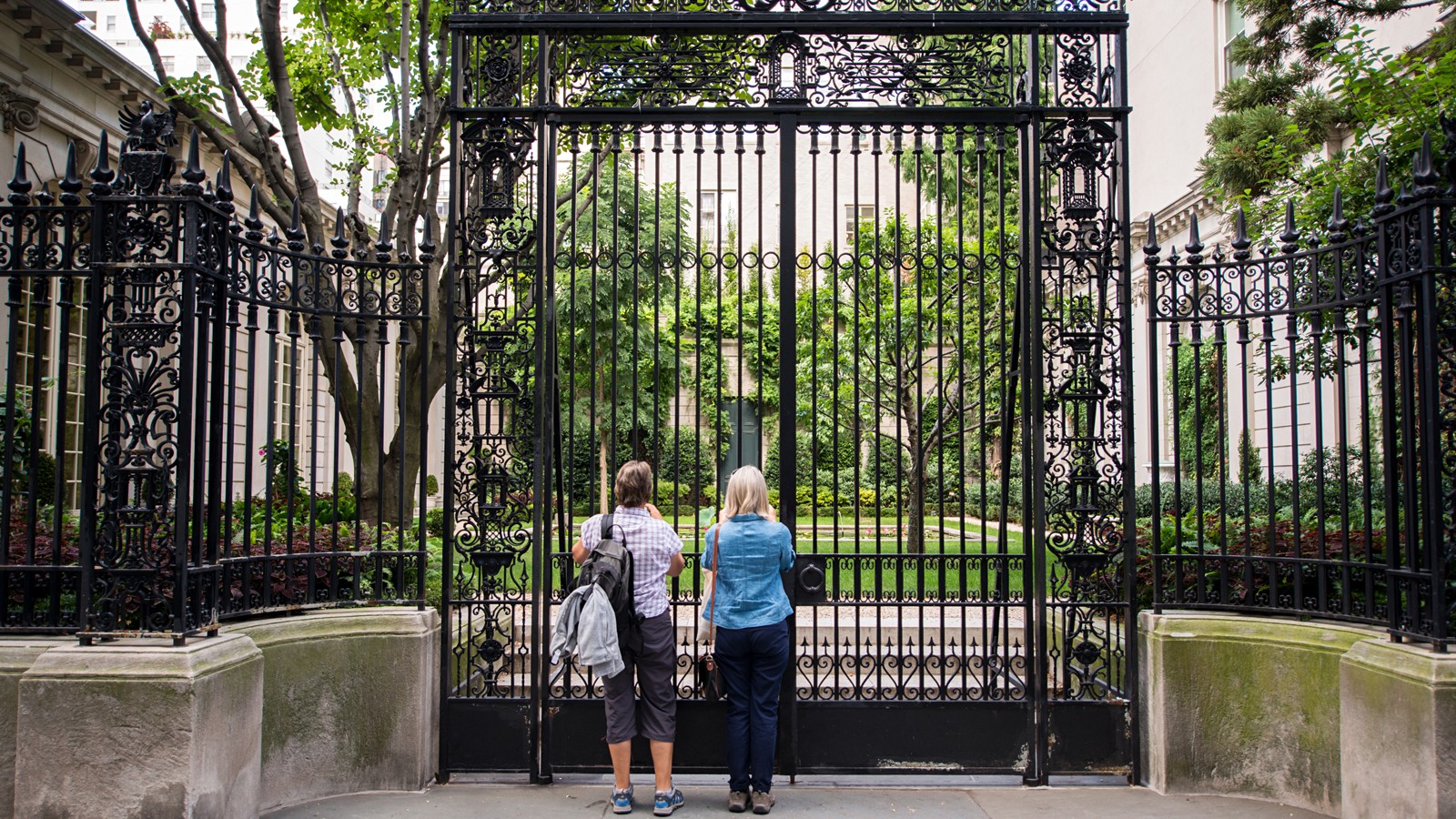 NYC_FrickGarden_feature_02_NavidBaraty_2014.jpg Photo by Navid Baraty, 2014