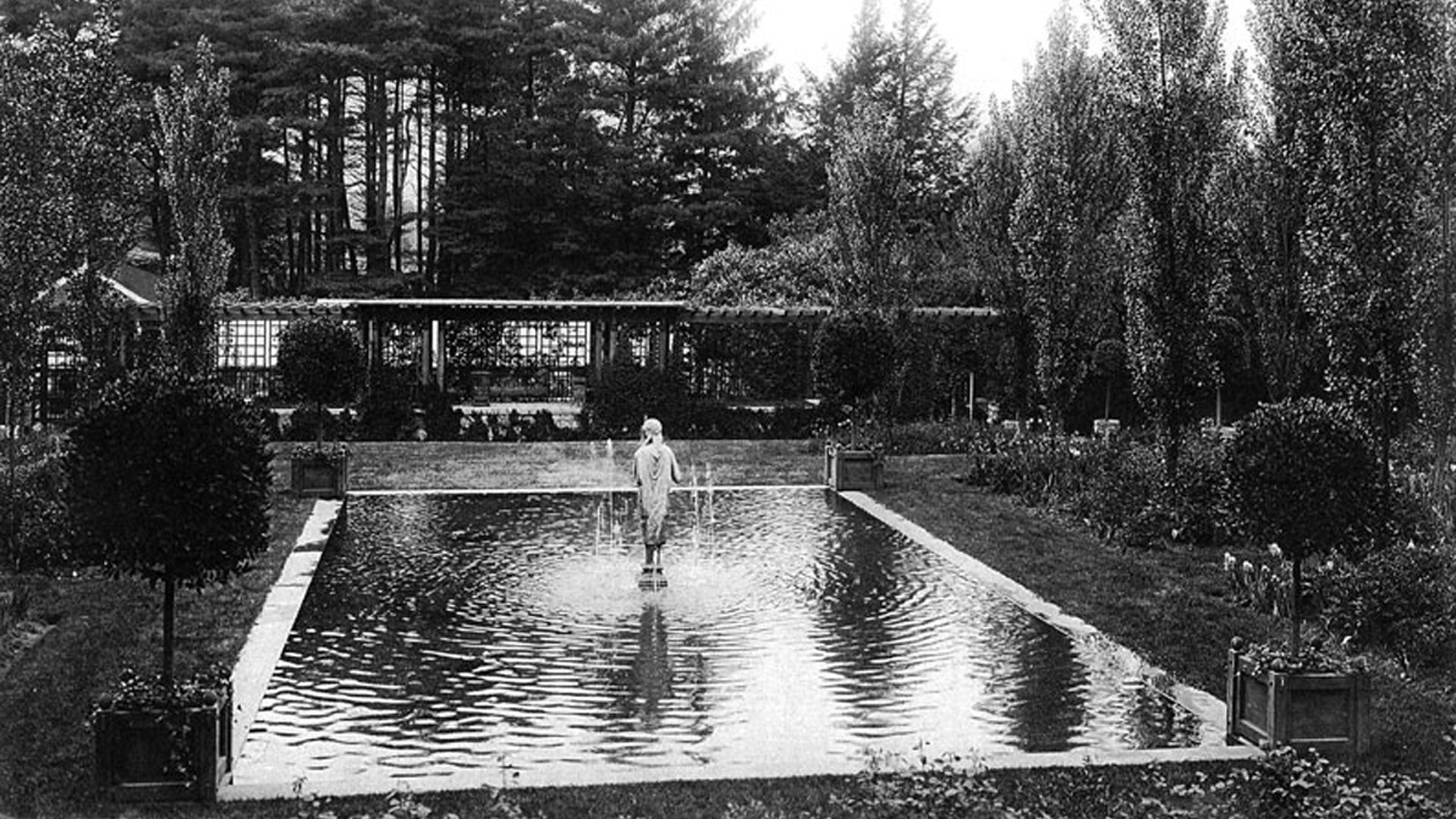 Queset_historic_feature_01.jpg View of the Italian Garden’s reflecting pool and pergola, c. 1920.