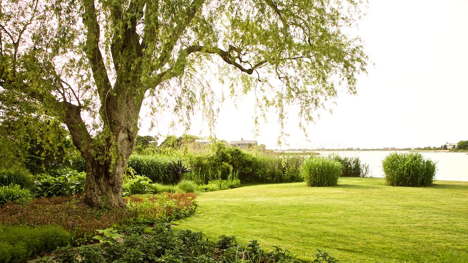 RosenbergGarden_signature_01_copyrightAndreBaronowski_2015.jpg Rosenberg Residence