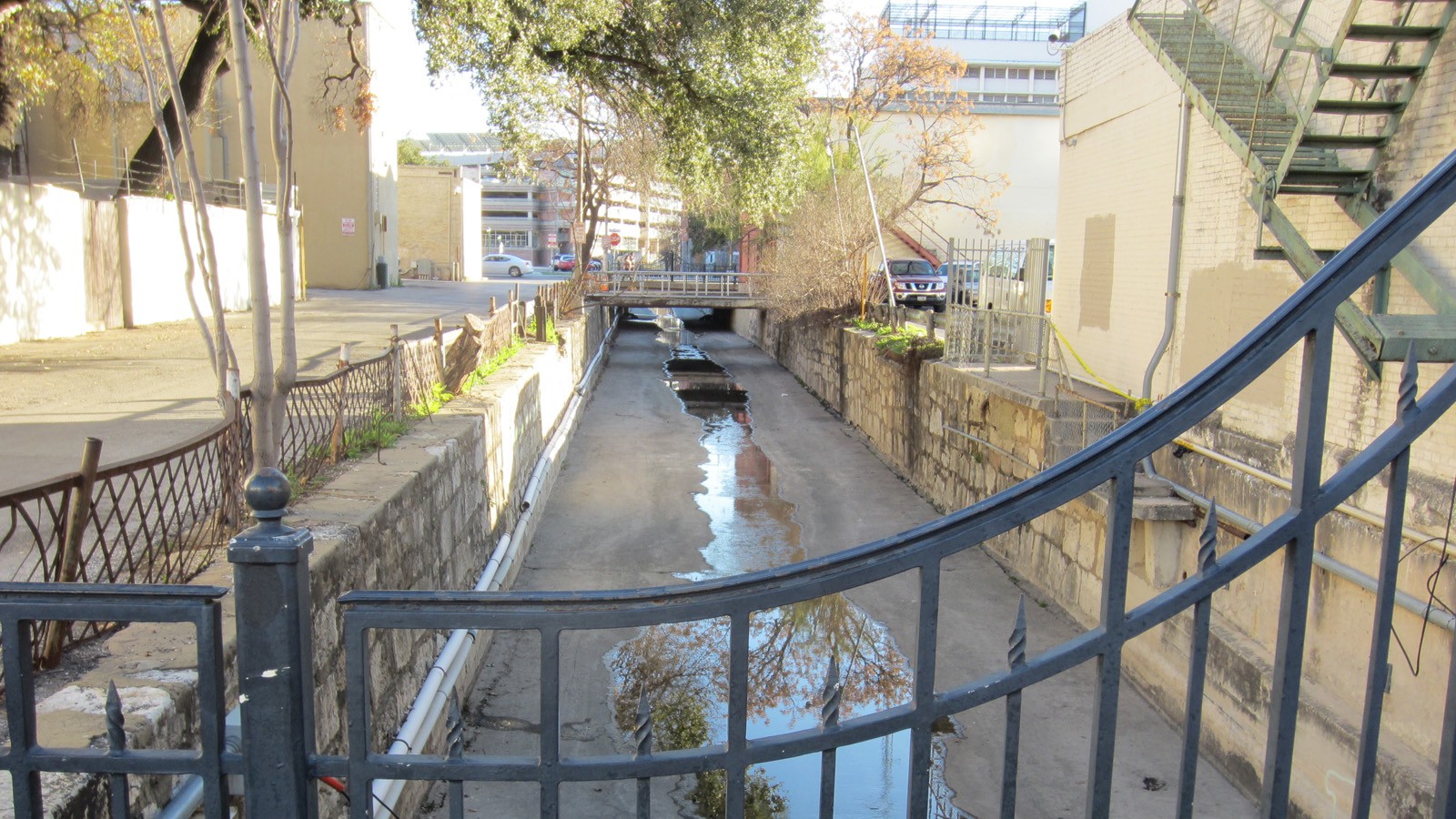 SanPedroCreek_Feature_01_CharlesBirnbaum_2016.jpg San Pedro Creek adjacent to the Spanish Governor’s Palace (present day) - Photo by Charles A. Birnbaum