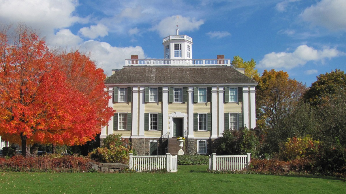 Shirley-EustisHouse_signature_FredericCDetwiller_2010.jpg Shirley-Eustis House, Roxbury, MA