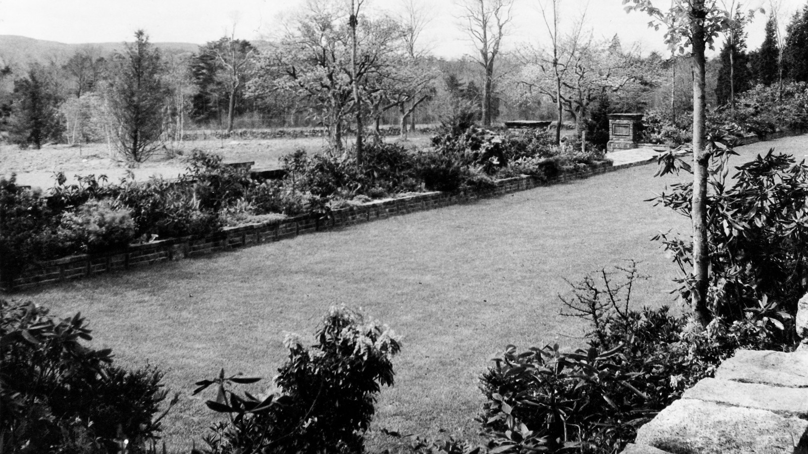 SpaldingGardenBowlingGreen_feature_courtesyChristinePaxhia_1928_01.jpg The bowling green in the Spalding Garden, circa 1928