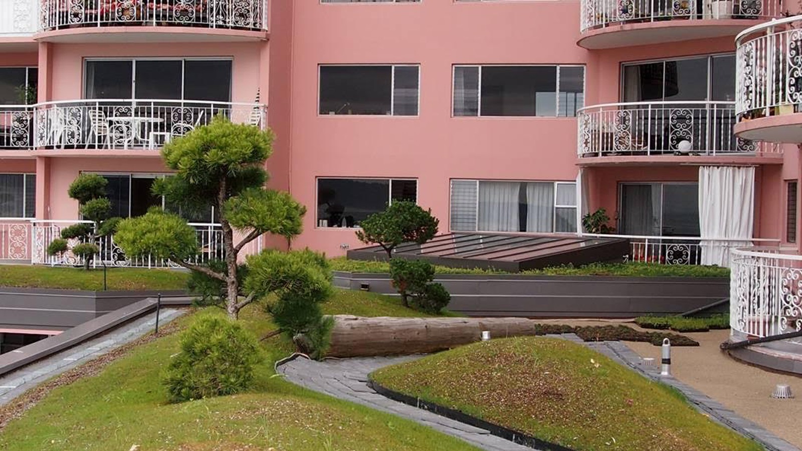 VillaMaris_signature_courtesyEnnsGauthierLA_2015_01.jpg Photo courtesy Enns Gauthier Landscape Architects, Inc., 2015