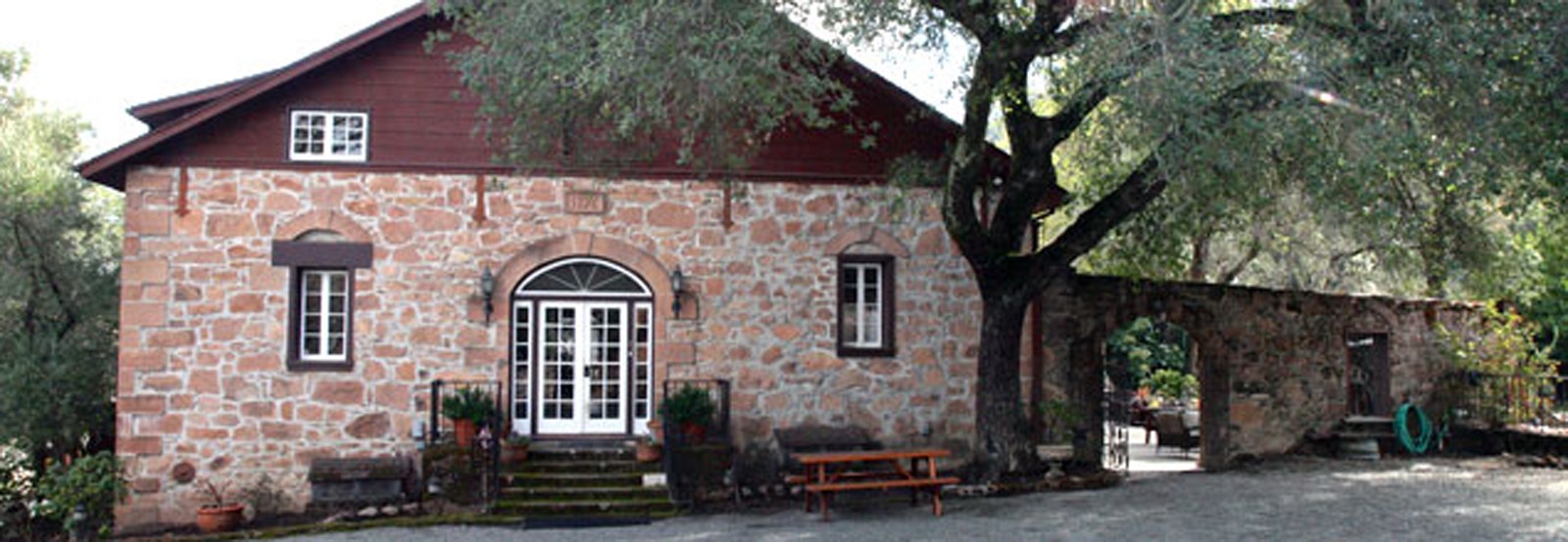 WilliamColeVineyard-banner-1600.jpg William Cole Vineyard