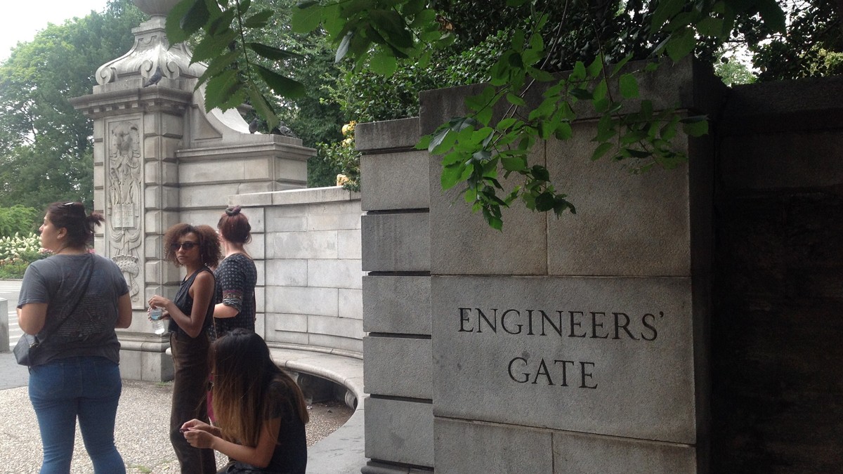 engineers_gate_feature.jpg Engineers’ Gate, Central Park