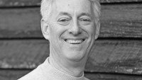 JohnBeardsley_byRondaAnnGregorio_2020_003_headshot.jpg