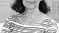 Meyer_Elizabeth-headshot_02-1.jpg