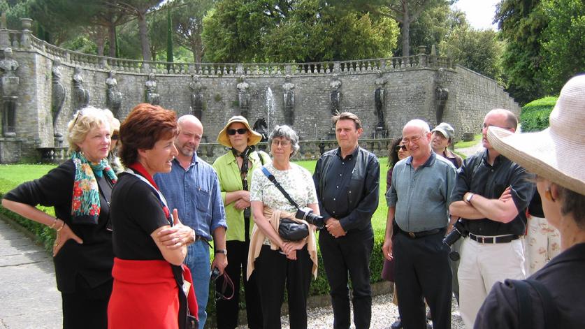 4 June 2004 - Caprarola-Lante 031 -sig.jpg Grant Jones with TCLF Board at the Villa Lante, Italy, 2004