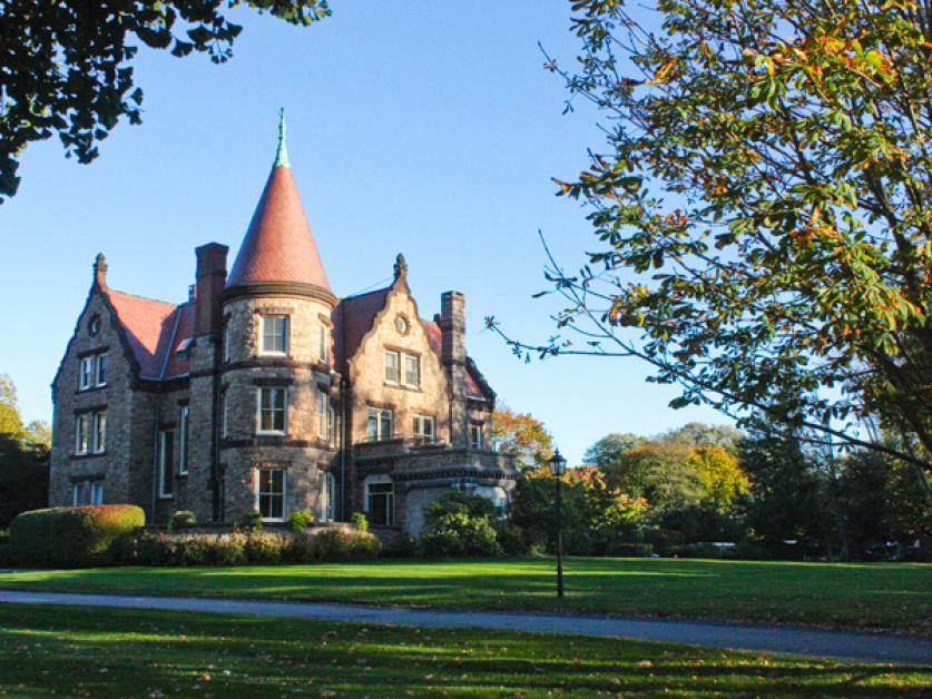 BellevueAvenue_01_MadelineBerry_2014.jpg Bellevue Avenue, Newport, RI