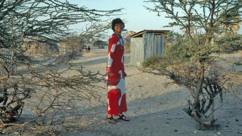 CarolJohnson-MarimekkoDress_sig_001.jpg Carol Johnson in Kenya.