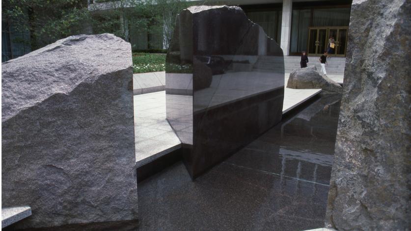 DC_Washington_NationalGeographicSocietyHeadquarters_byMarcTreib_1988_sig_001.jpg National Geographic Society Headquarters, Washington, D.C.