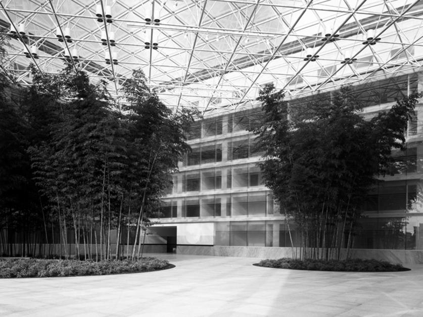 DC_Washington_ThurgoodMarshallBuildingAtrium_1992_inline-crop.jpg Thurgood Marshall Building atrium, Washington, D.C., 1992