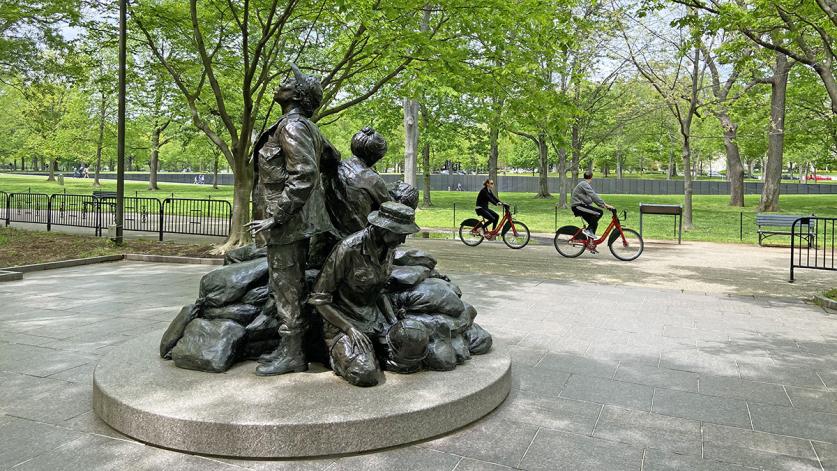 DC_Washington_VietnamWomensMemorial_byCharlesABirnbaum_2020_001_Sig.jpg Foreground-Vietnam Womens Memorial by Glenna Goodacre; Background-Vietnam Memorial by Maya Lin, Washington, DC