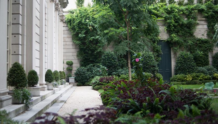 The Frick Garden, designed by Russell Page - Photo © Navid Baraty