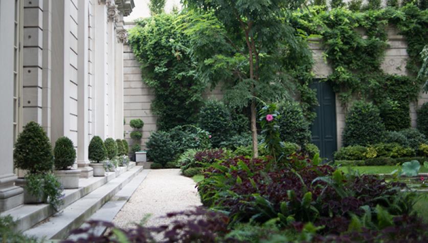 Frick-cropped.jpg The Frick Garden, designed by Russell Page - Photo © Navid Baraty