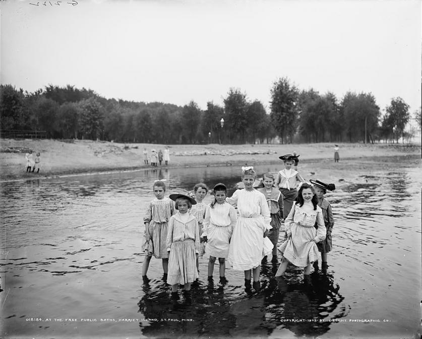 Harriet Island bathers, 1905