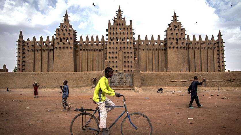 Mali_Djenne_GreatMosque_UnitedNations_sig_01.jpg The Great Mosque in Djenne, Mali