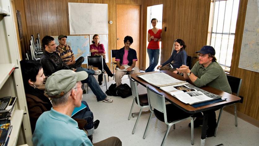 Matthew Coolidge talking to students from the University of Houston at the CLUI's Houston field office 