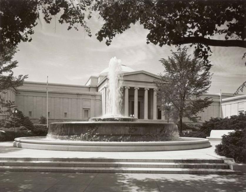 MellonMemorialFountain.jpg Andrew W. Mellon Memorial Fountain, National Gallery of Art, Washington, D.C.