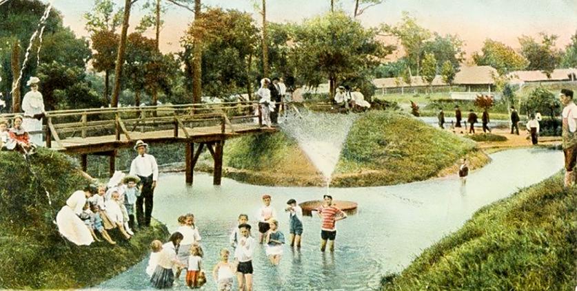 Undated postcard featuring Sam Houston Park