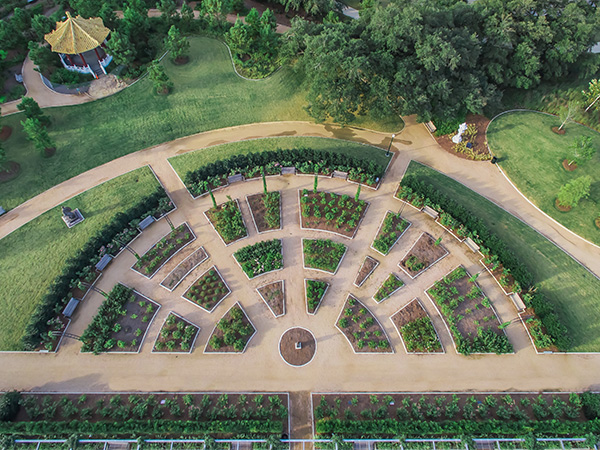 McGovern-Centennial-Gardens-3-photo-by-Lifted-Up-Aerial-Photography-courtesyHermann-Park-Conservancy-2015.jpg