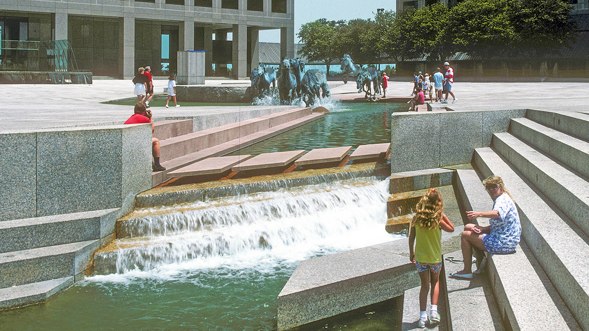 Williams Square, Irving, TX